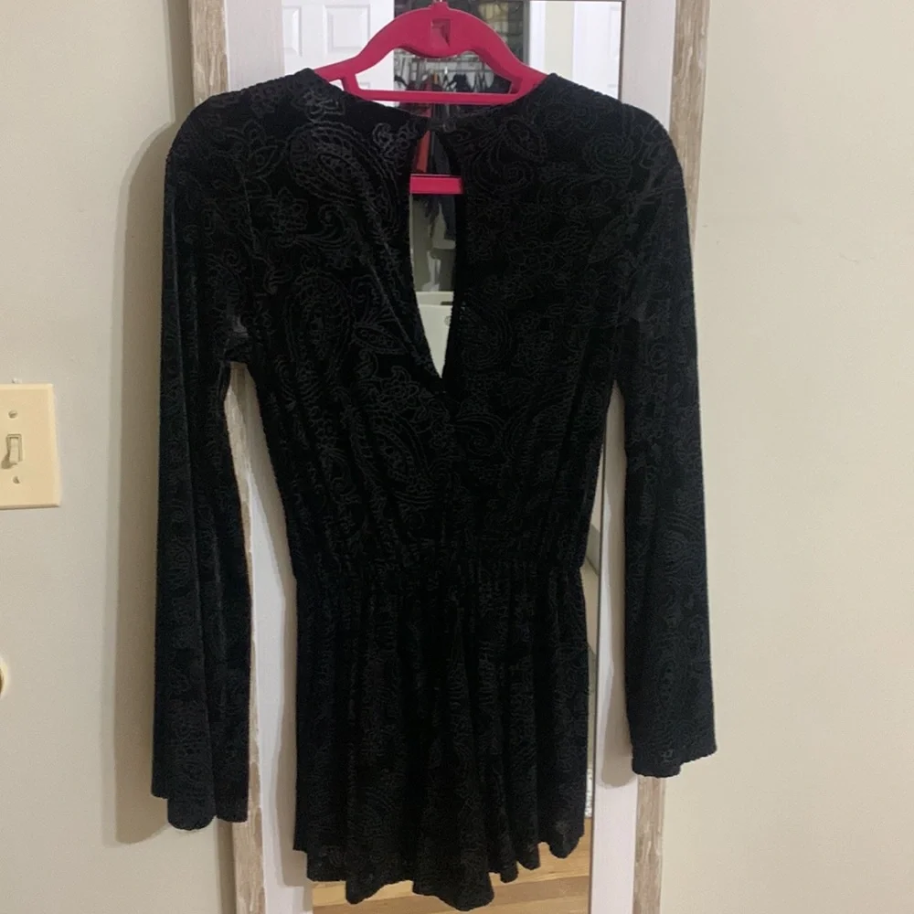 Black long sleeve, velvet romper - Picture 3 of 4
